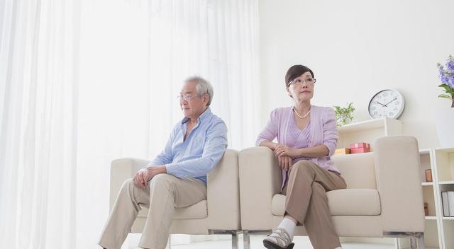父母在儿子家住了23年,却在房屋拆迁后,将350万补偿款给了女儿