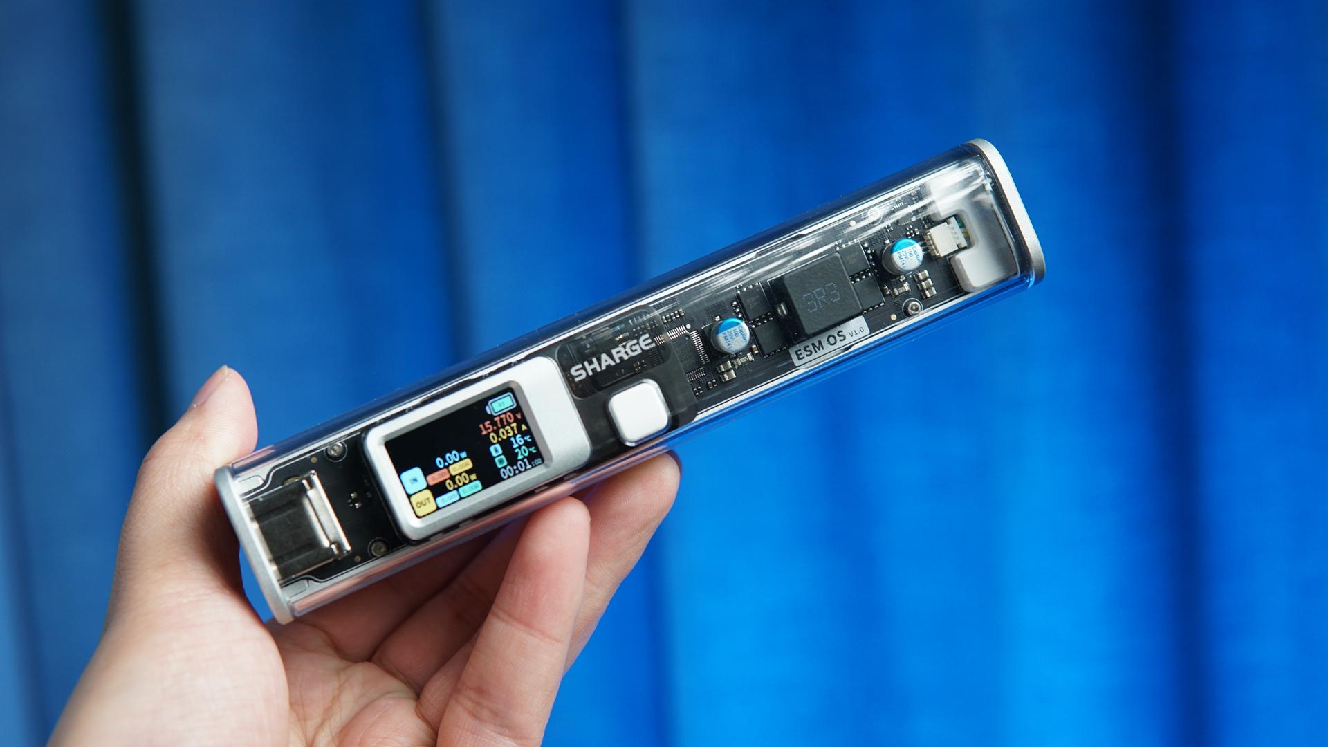 ssd|闪极130W超级移动电源测评：极客专属，颜值天花板?