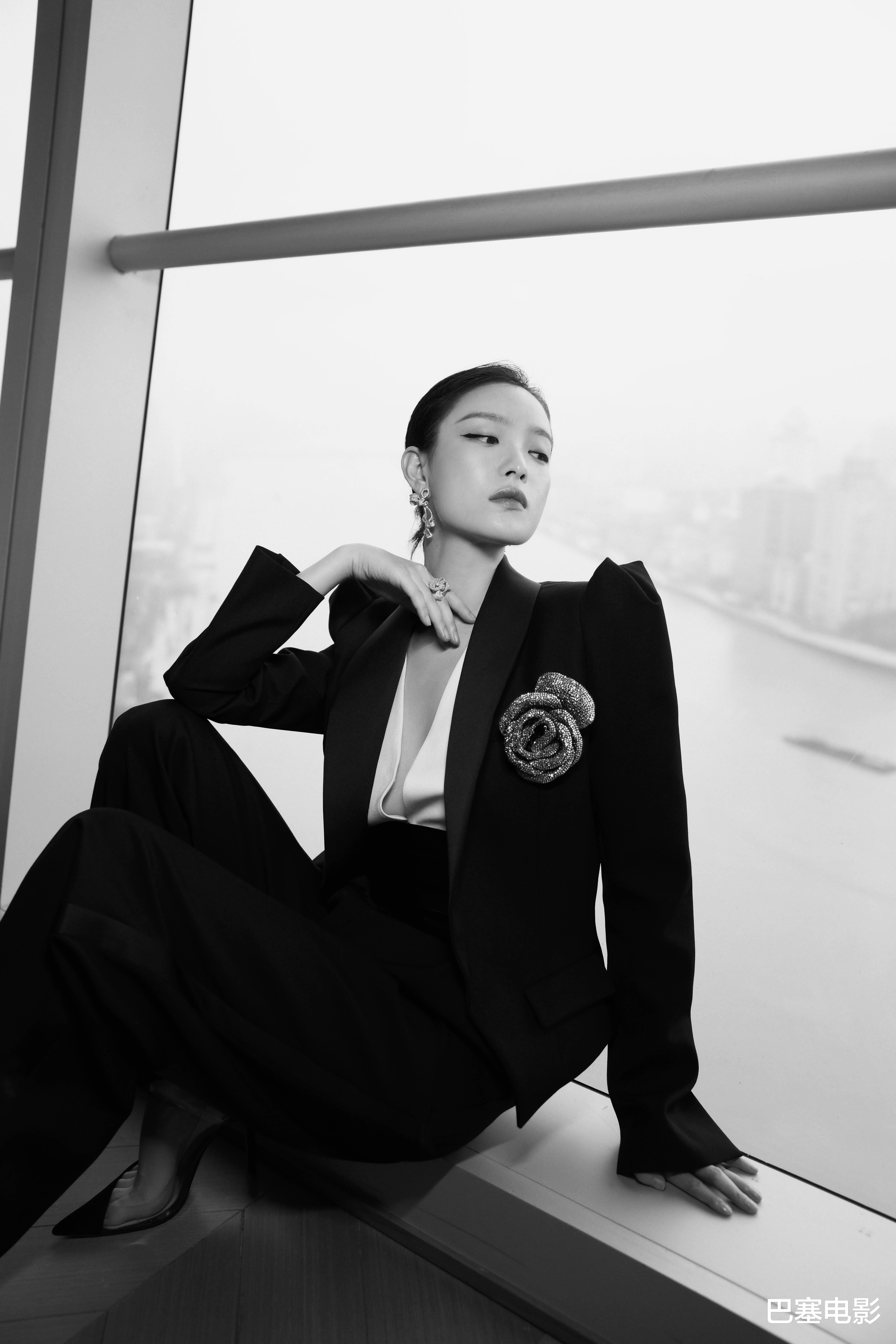 杨幂|娱乐圈女“西装大佬”，各有各美，这眼神和氛围，一个字，绝