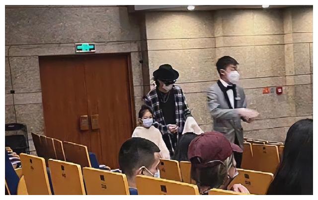 戚薇|戚薇晒生产vlog，李承铉连夜赶回，lucky甜喊弟弟我的宝贝超开心