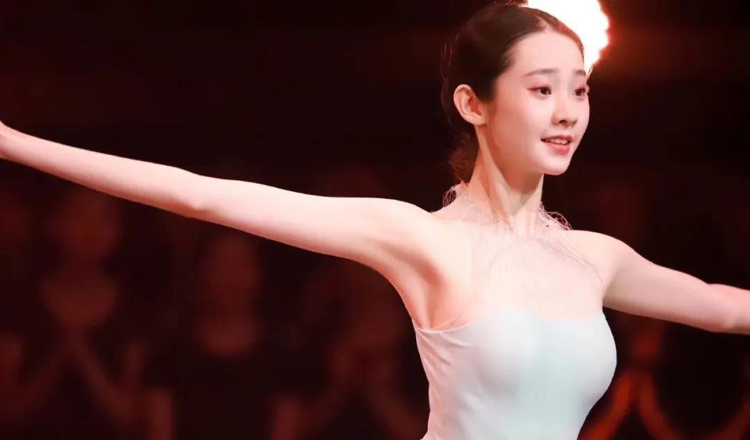 张艺凡|张艺凡,甜美软萌的宝藏女孩