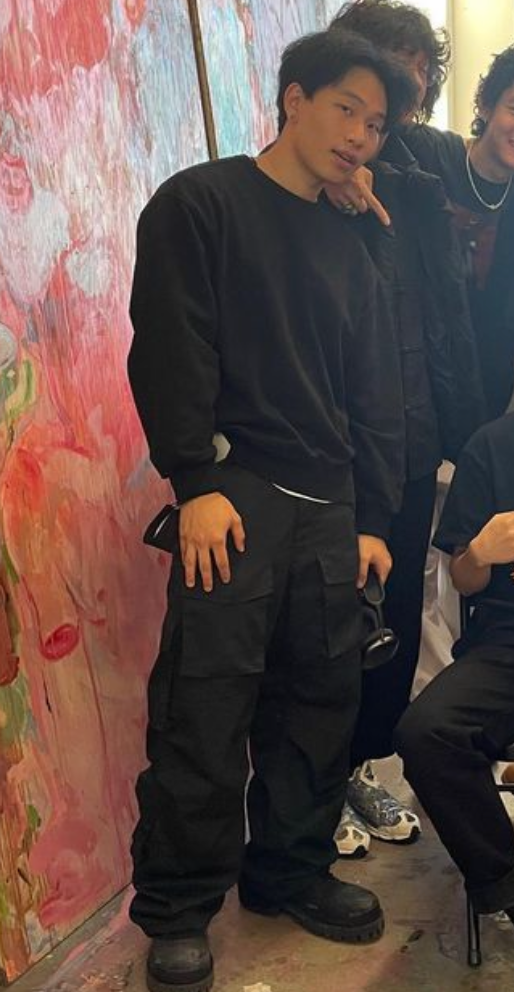 陈坤|陈坤20岁儿子近照曝光！五官立体帅到认不出，和爸爸陈坤越长越像