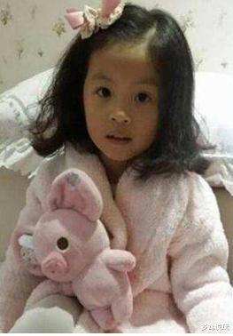 周涛|52岁周涛，2婚嫁圈外富豪，13岁女儿终于康复了，一切顺其自然