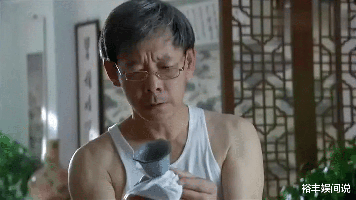 李光复|老戏骨李光复俩儿子近照曝光！长子热衷于打高尔夫，次子高大帅气