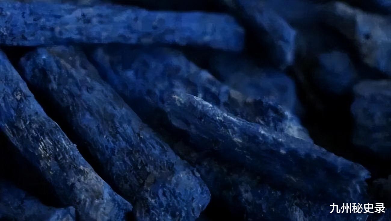 千年古墓挖出大量蓝色遗骨,疑似外星人所留?还是合葬?