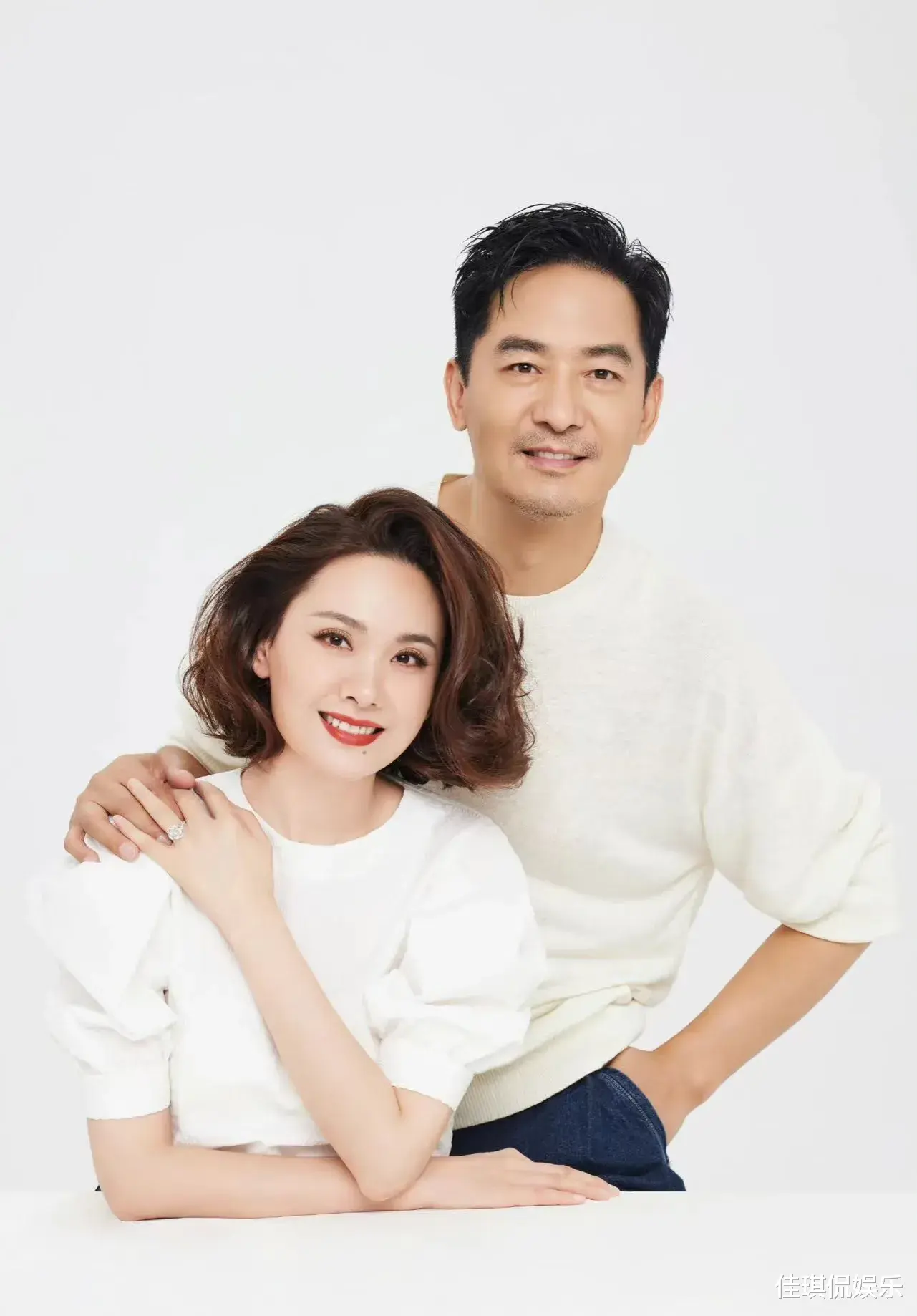 程莉莎|郭晓东程莉莎发文庆15周年结婚纪念日，郭晓东为何自称“凤凰男”