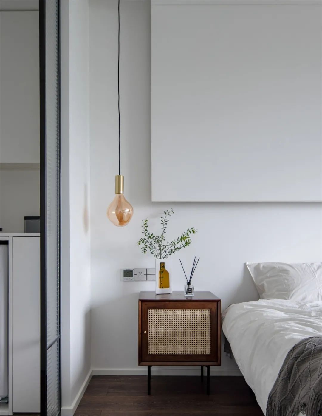 当极简遇上治愈:这个98m2的层次感小两居,我实名羡慕了!