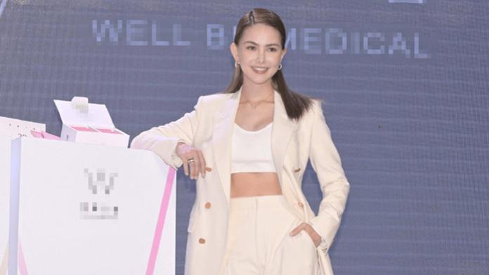 昆凌|昆凌这次真下功夫，产后4月穿露脐装公开露面曲线完美，不愧是周杰伦的菜