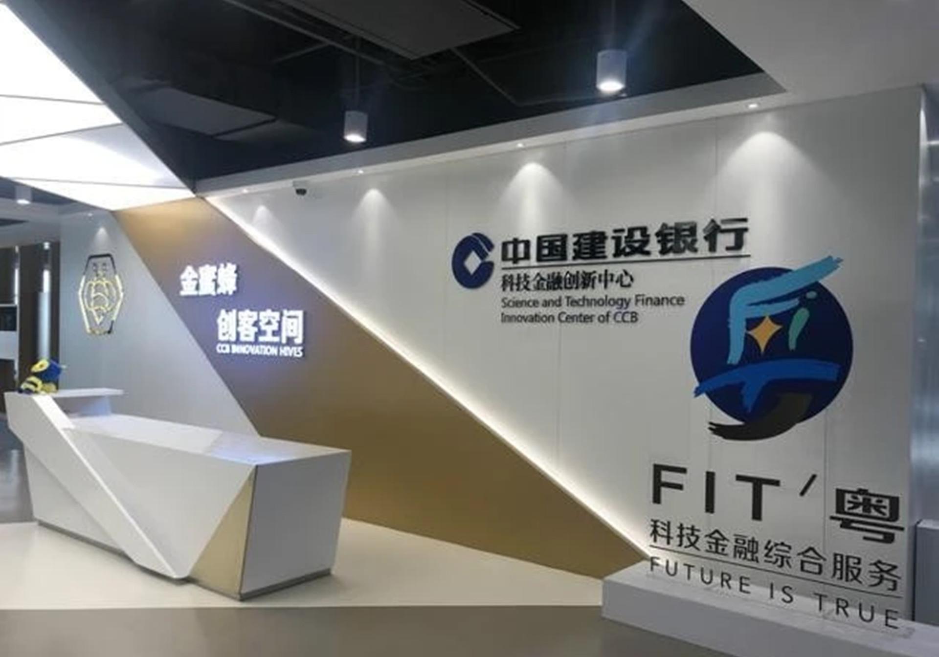 2019年 帮女儿还清几十万贷款后母亲拿出领养证:你不是我亲生的!