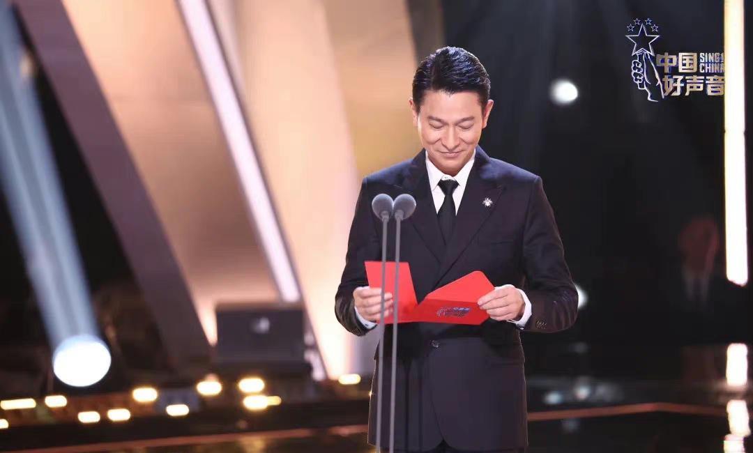 刘德华|《好声音》官宣刘德华加盟总决赛现场,不仅与学员合唱,还有独唱