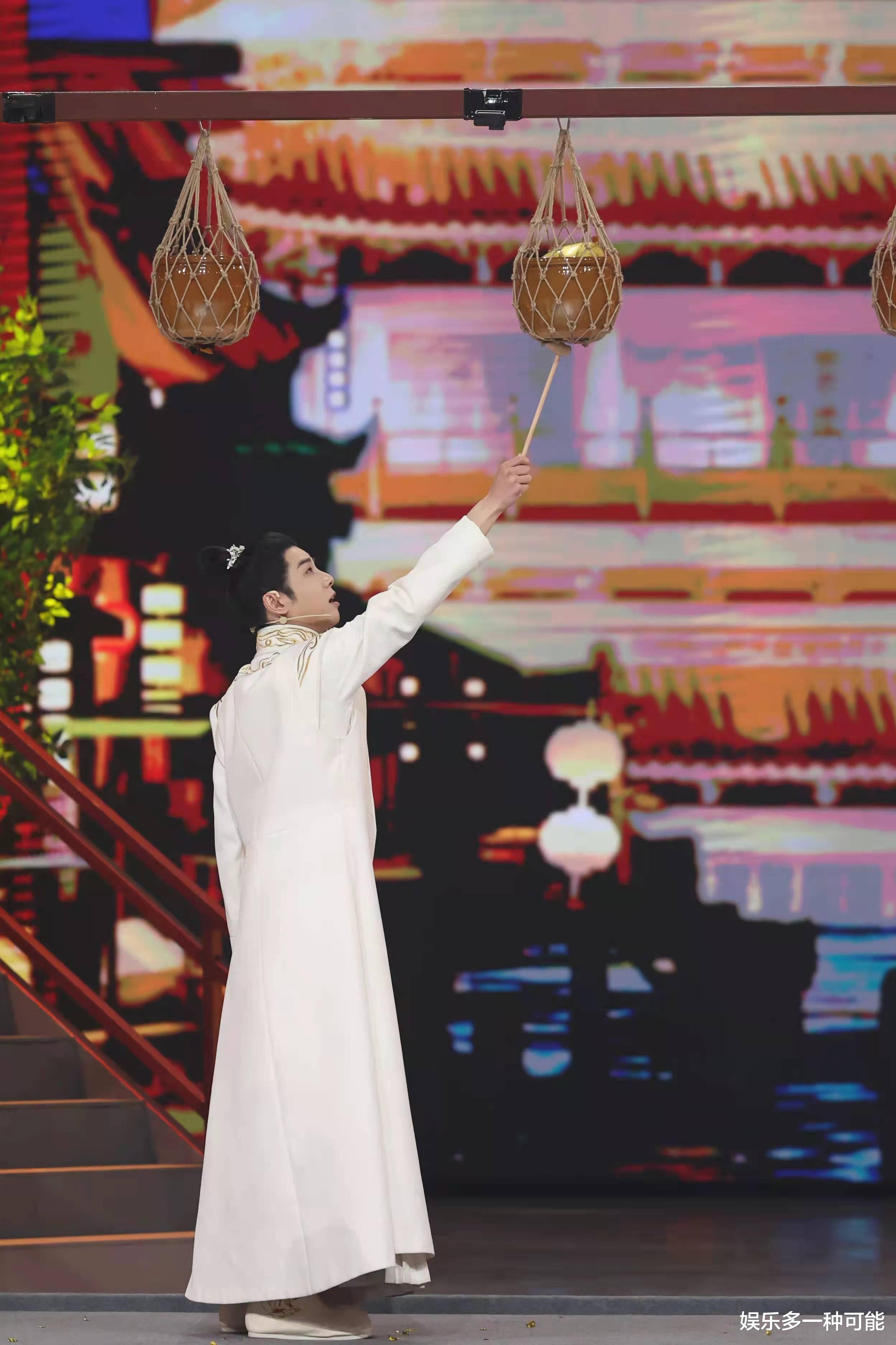 |王牌对王牌温暖回归 华晨宇越剧版烟花易冷唱出文化传承