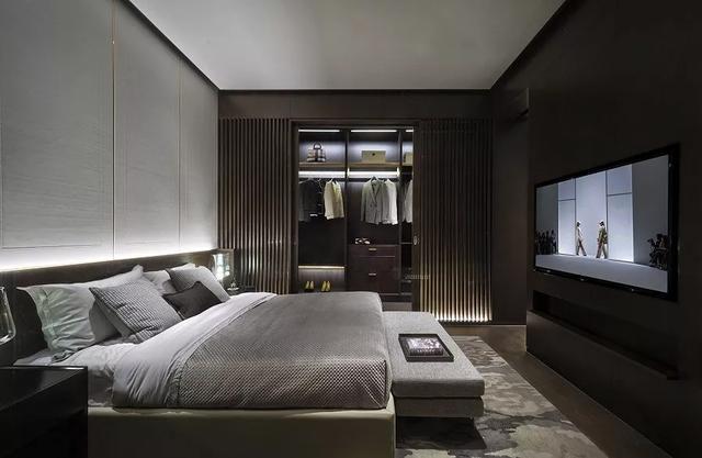 你还在买衣柜？聪明人都开始“挖墙”装衣橱了，漂亮还省空间