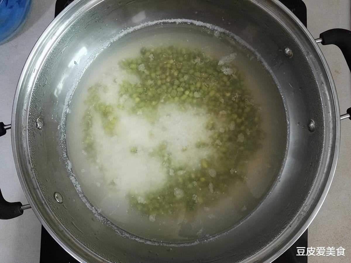 转阴后，建议中老年人：少吃猪肉羊肉，多吃4样，营养充足恢复快