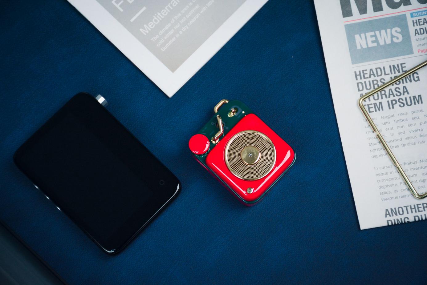 飞利浦·斯塔克|还在愁新年礼品？入手猫王音响原子唱机：满满新年气息的精致玩物