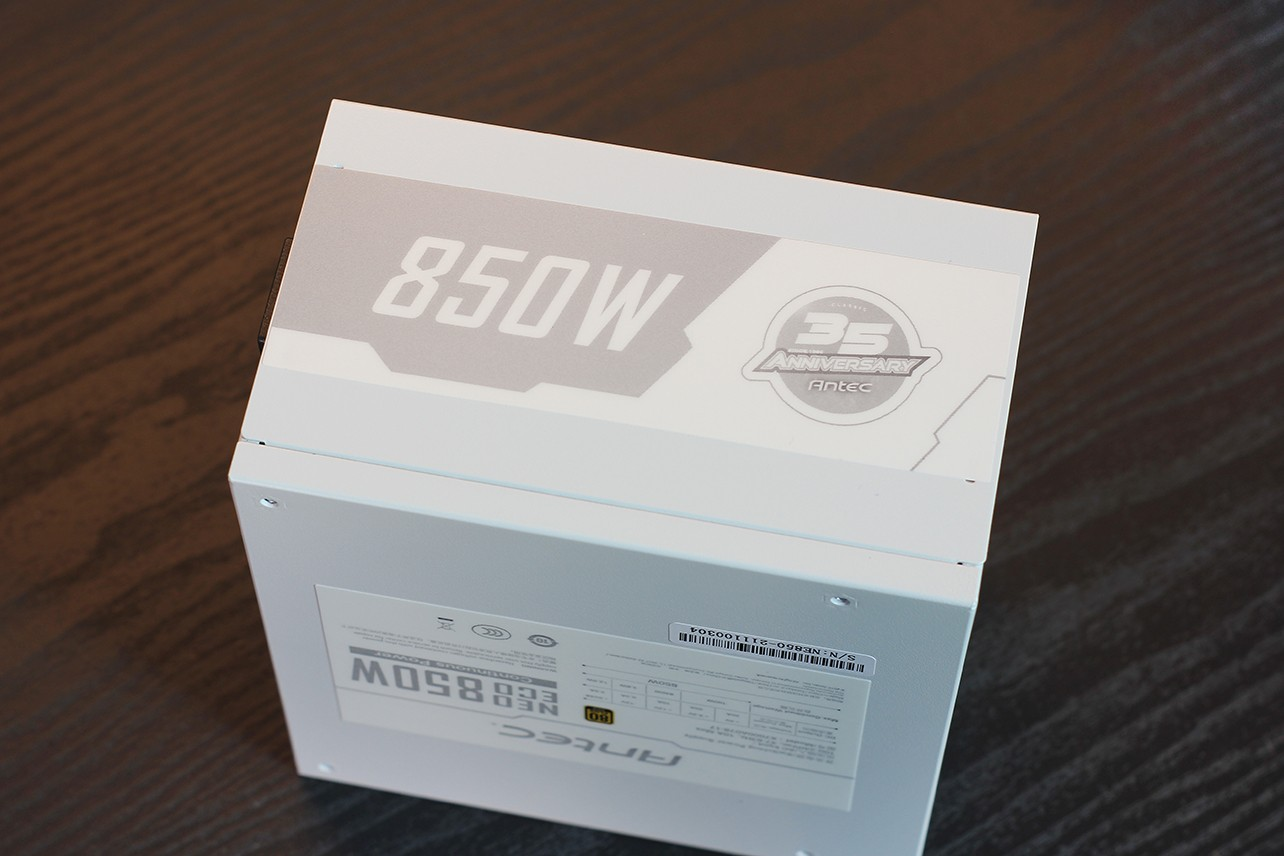 安钛克NE850W电源，实话实说白色确实颜值不错