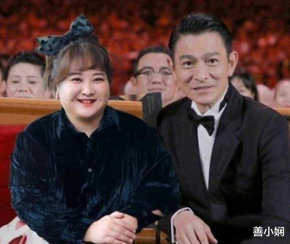 刘德华|贾玲为61岁的刘德华庆生，配图尽显小心思，这才是追星的正确方式