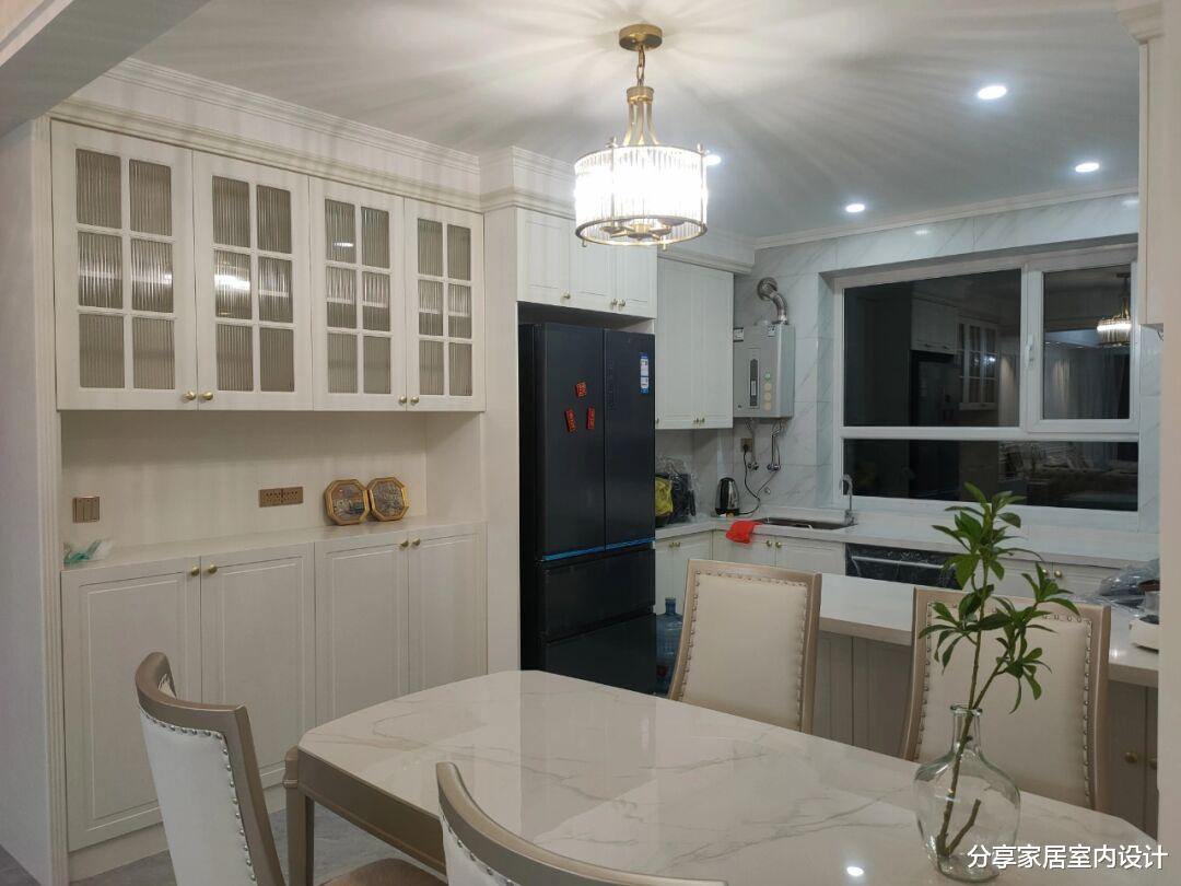 过新年来参观未入住的新房,特开心,家人都很期待入住那天的到来