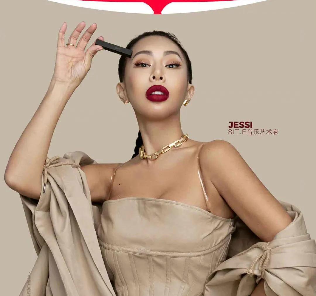 短发 Jessi厚唇被骂怪物、辛芷蕾三瓣唇、肯豆唇肿似蜂蛰,填充失败?