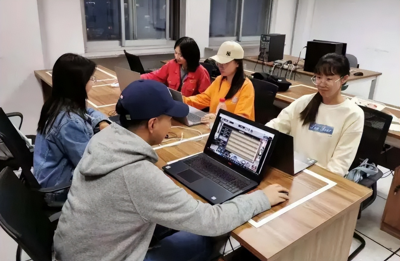 本科生|好不容易读完研究生,找工作时却输给本科生,学生后悔选错专业了