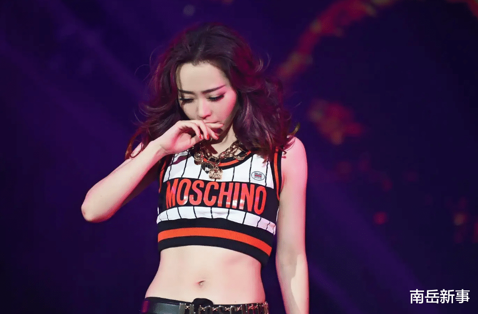 张靓颖|张靓颖:痴爱冯轲15年,被骗走亿万身家,离婚4年后二人天差地别