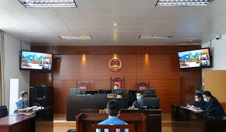 案例:18岁小伙偶遇流浪女,将其带到公厕侵犯,管理员看后欲加入