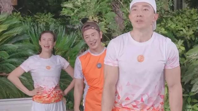 陈浩民|“过气明星”到底有多尴尬？看看陈浩民在刘畊宏直播间的细节就全懂了！