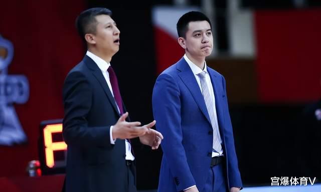辽宁男篮|辽宁男篮第一人！杨鸣超越郭士强 带队冲击CBA总冠军