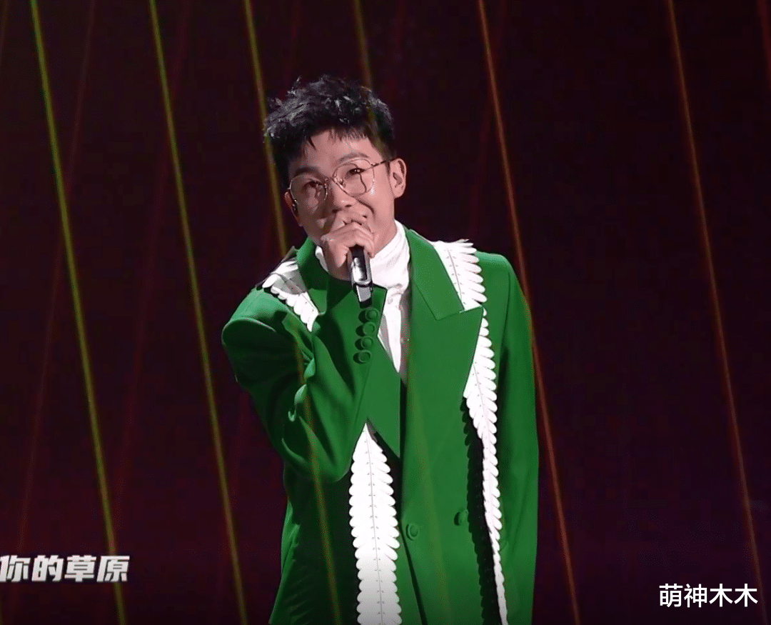 言承旭|众星年货晚会：鞠婧祎半永久抢镜，张韶涵发型失败，言承旭疲倦