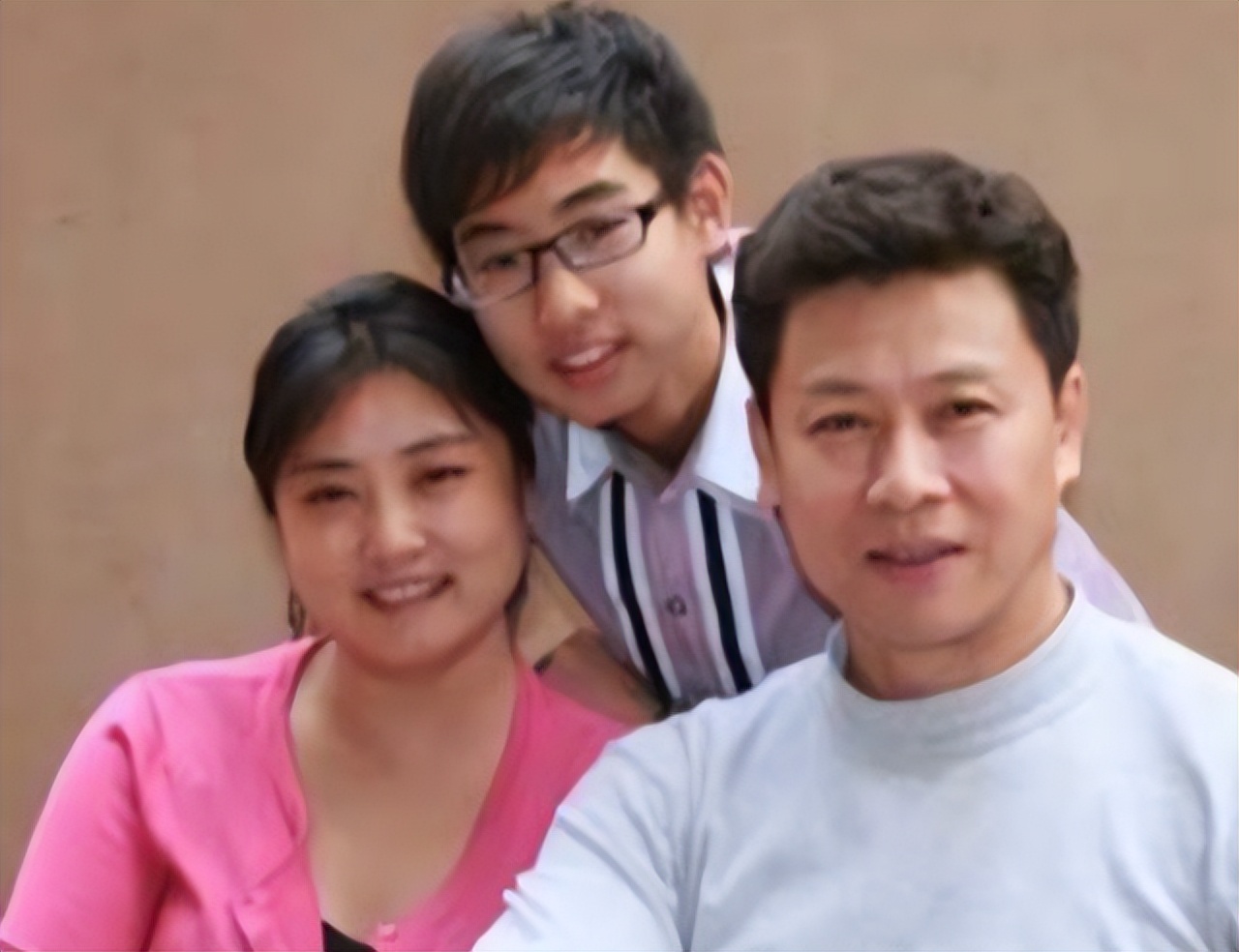 胡亚捷|胡亚捷与汤静：?相互“嫌弃”的婚姻，越吵感情越牢固