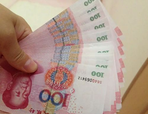 南京女经理与男友车内幽会,被保安敲诈1万,事后还要女方补偿他