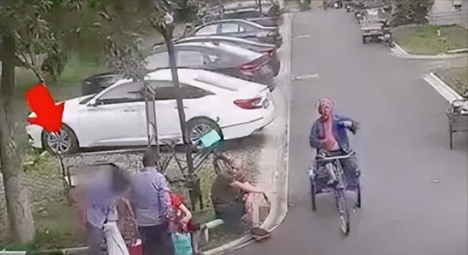 纪实:保安好心送晕老太就医,对方离世后家属索赔49万,法院判了