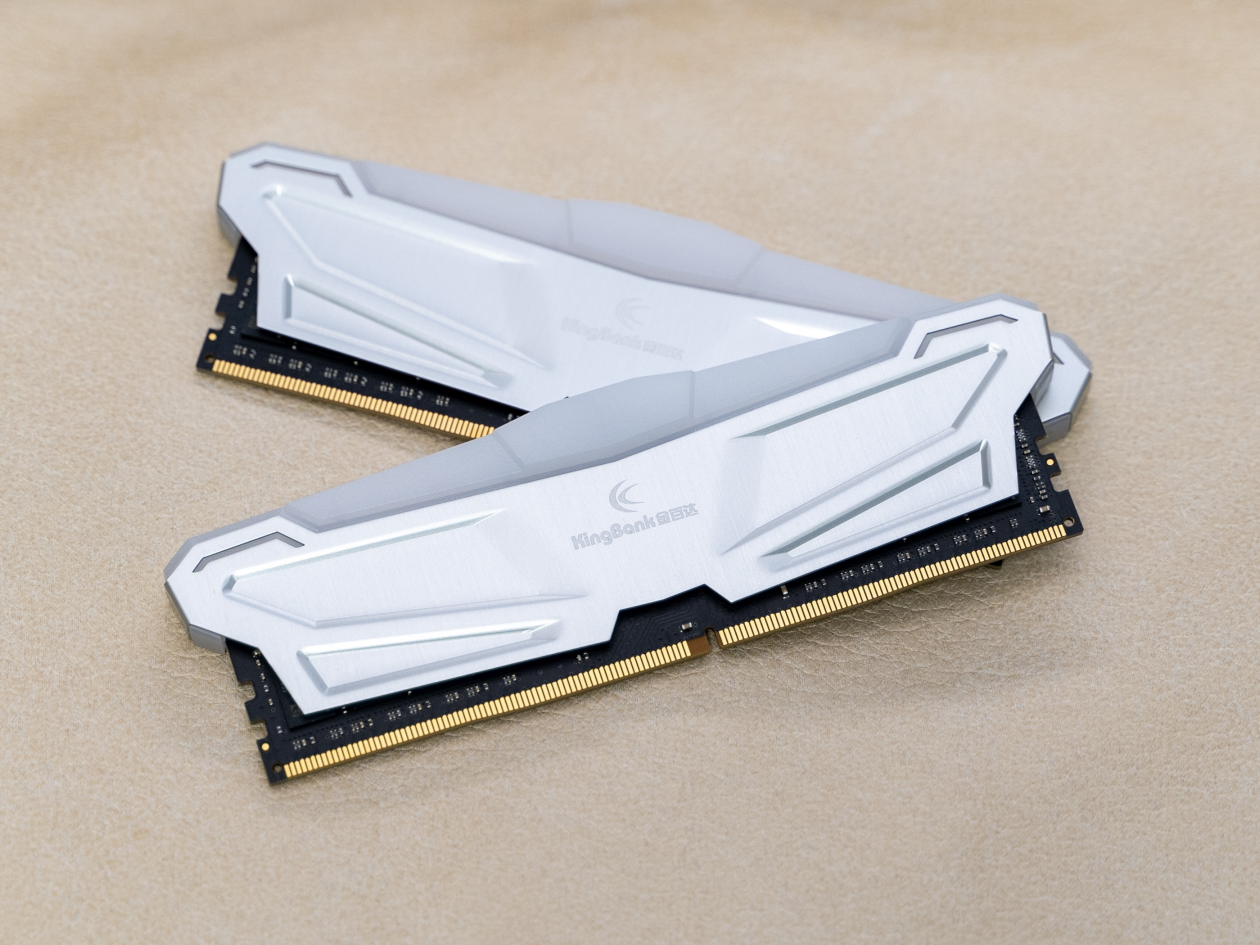 机箱|高性价比内存新选择，金百达RGB灯条测评