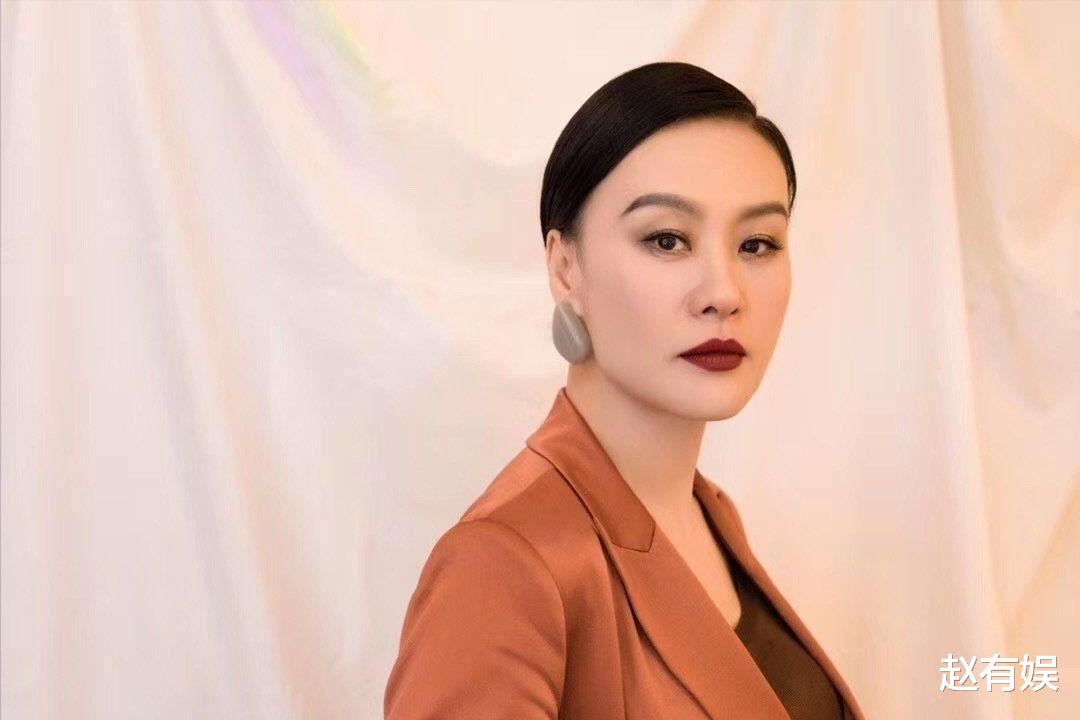 邬君梅|曾做过保姆的知名女星，29岁成奥斯卡终身评委，30岁嫁二婚秃头男