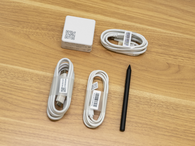 微软|保时捷车主用后直接丢掉了IPAD,最美OLED便携屏分享