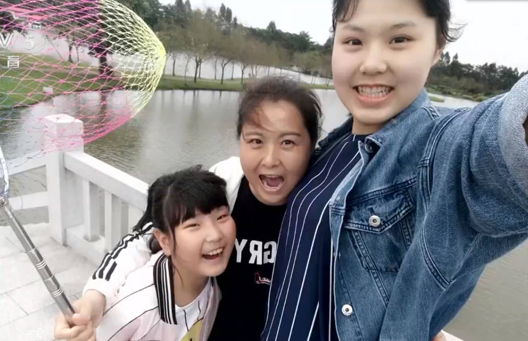 中超|女篮未来之星！李月汝妹妹13岁190cm，与女篮小姚明组内线双塔！