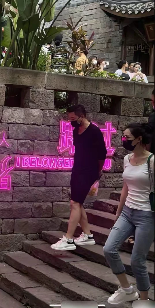 张颖颖|张兰公开表态讨厌张颖颖，女方疑故意挑衅，在线传授吊大佬技巧