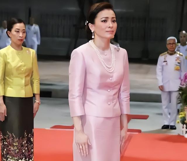 诗妮娜|诗妮娜任劳任怨昙花一现，苏提达高情商逆袭，阻拦储妃西拉米回宫