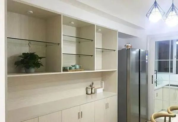 老婆不顾反对把阳台改厨房,我差点闹离婚,完工后的效果真想打脸