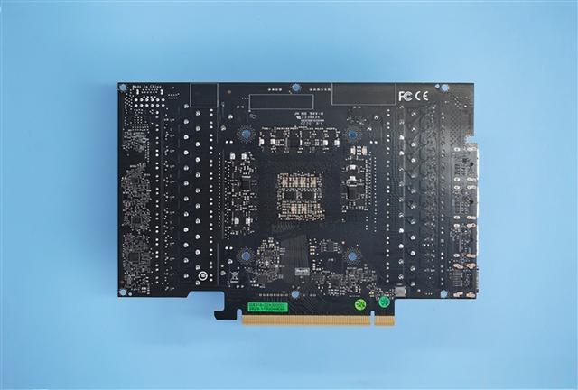 RTX 4080|律动炫光太酷了！耕升RTX 4080炫光SOC图赏