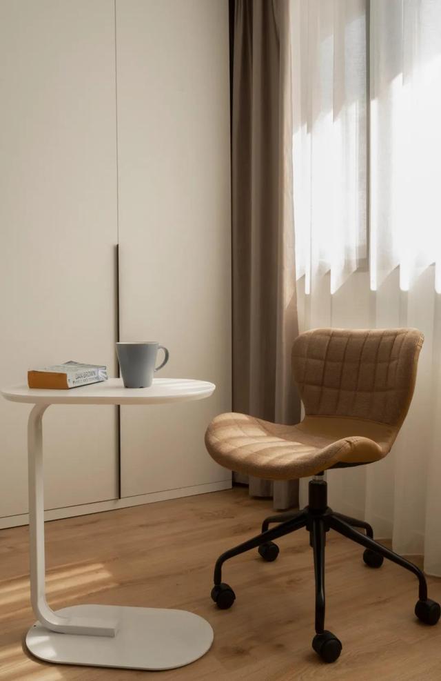 50㎡一字户型,逆袭两居室,独立厨房+办公区+浴缸全都有,真赞!