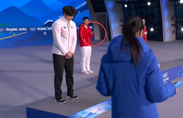 高亭宇|让你演！韩国选手扫领奖台时，谁注意高亭宇的举动，这就是大国格局