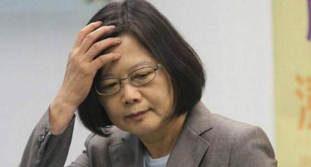 安倍遭枪击身亡后,“我想击毙蔡英文”在岛内爆火!