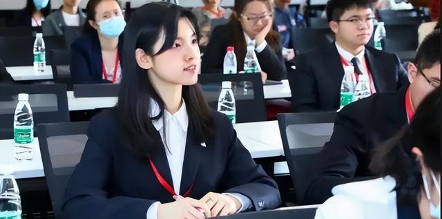 求职|名校博士被岳父举报有特殊爱好,读博8年还没毕业,校方给出回应