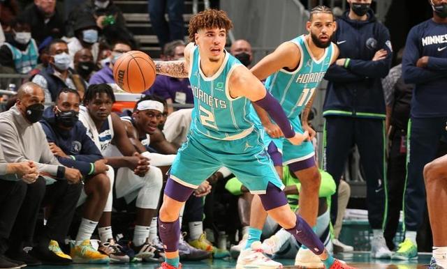 |18投13中，却狂输32分！6个罚球轰125分，东部黑马又回来了