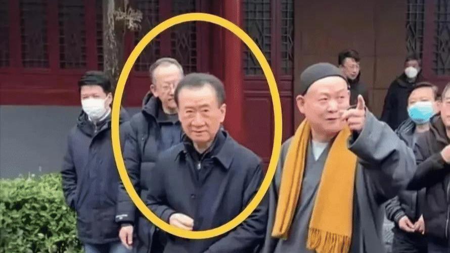 王健林|王健林近况被曝光！疑似身体出现问题，皮包骨头令人担忧