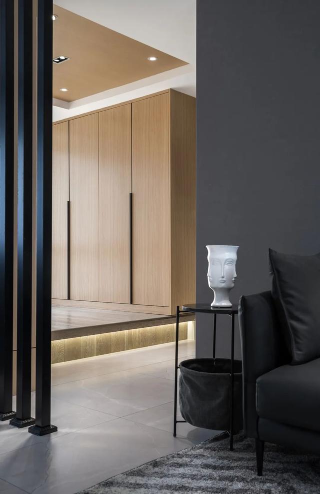 126㎡现代简约，低调的灰色空间，布置出温馨自然的舒适感