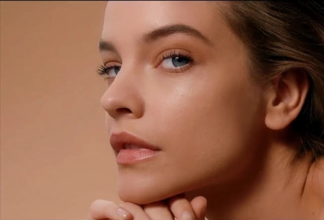 西装 为什么女性消费者钟爱阿玛尼的西装和彩妆