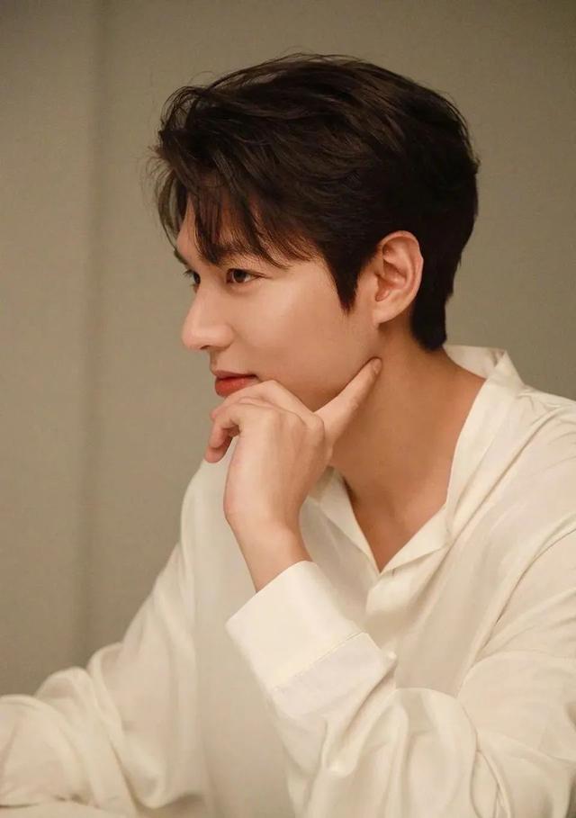 明星|他俩恋情曝光冲上热搜？他到底凭什么