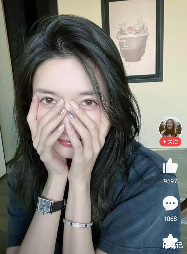 乔欣|江疏影晒自拍翻车：长相显老，鼻子好大，算不上美女