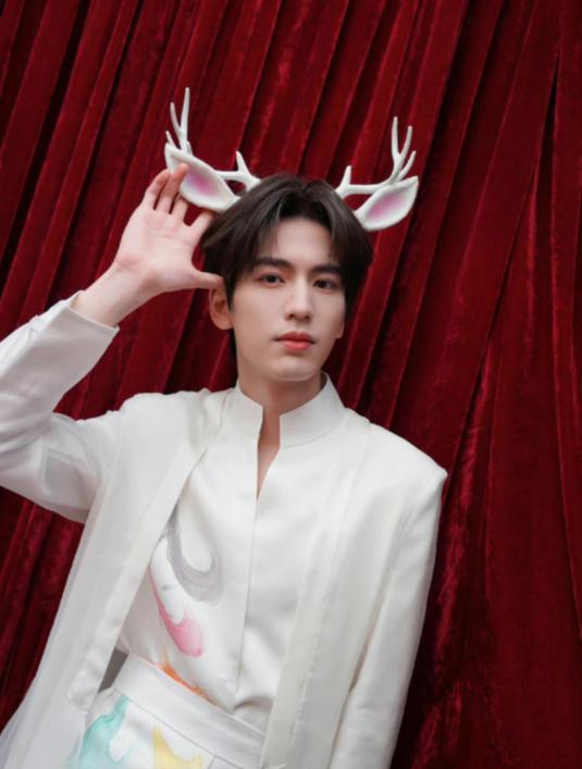 白鹿|白鹿不顾绯闻争议大方为张凌赫庆生,评论区已沦陷